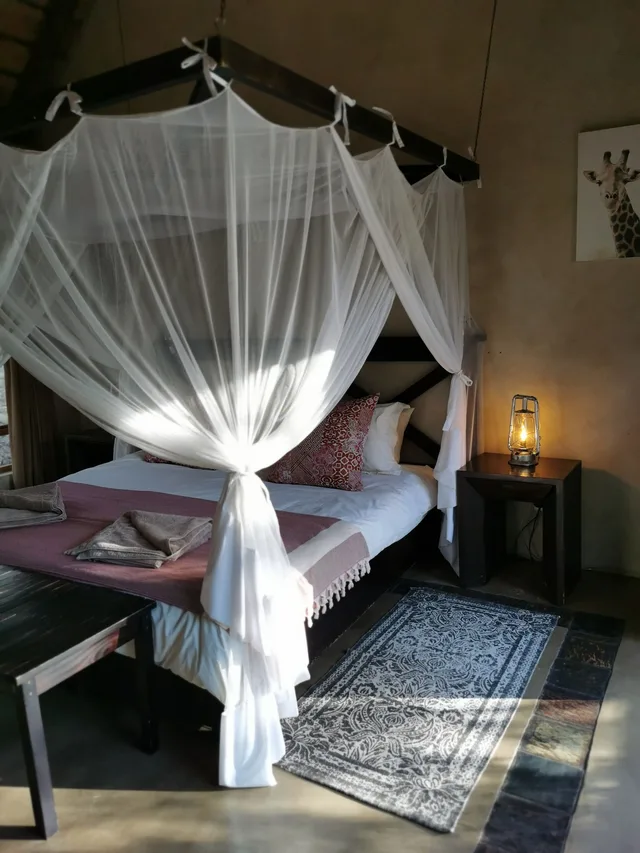 جناح شهر العسل بسرير كينج، Thornhill Safari Lodge 1/4