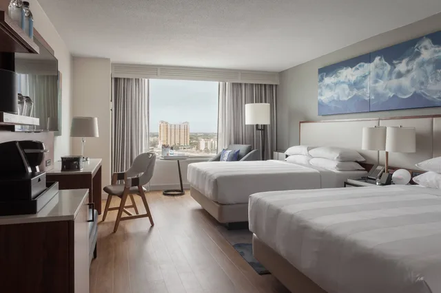 Deluxe, 2 Queen Beds, with View, Balcony, Tampa Marriott Water Street 2/4