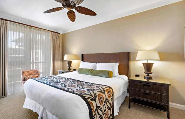 جناح بريميير بإطلالة على البحر بغرفة نوم واحدة، OUTRIGGER Honua Kai Resort & Spa 1/2