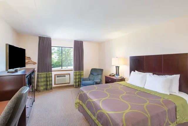 غرفة بسرير كوين، Super 8 by Wyndham Danville 1/4