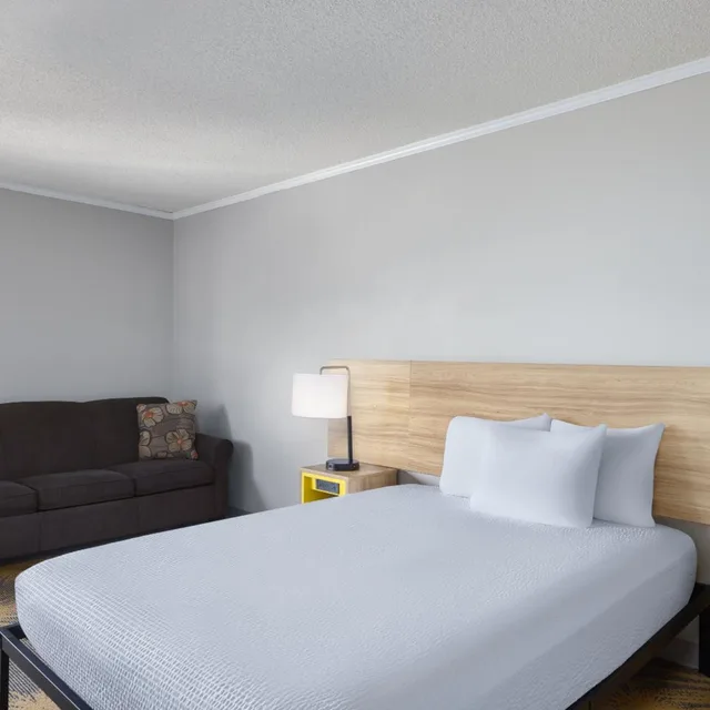 جناح بسرير كوين، Days Inn & Suites By Wyndham Kansas City South 1/4