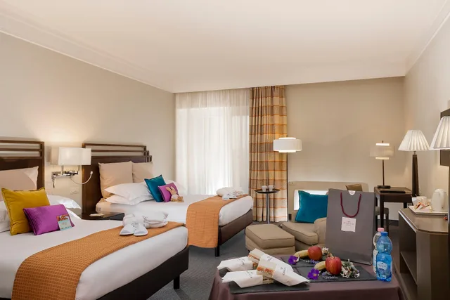 جناح بسرير كينج، Crowne Plaza St Peter S 3/8