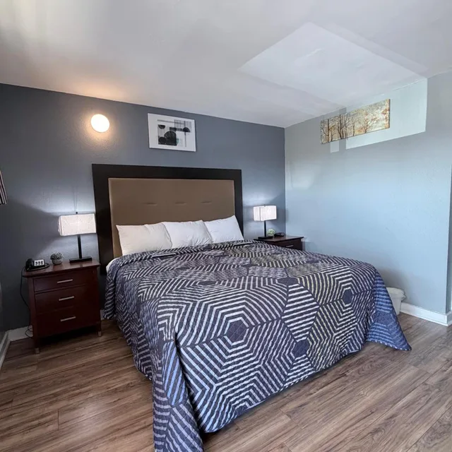 جناح ديلوكس بسرير كينج، Scottish Inn & Suites Bensalem 4/7