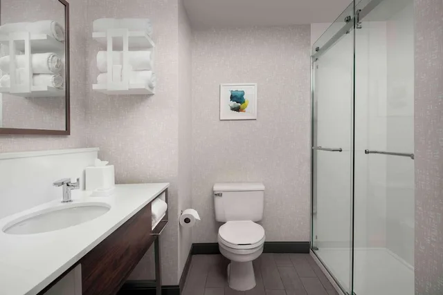 غرفة قياسية بسريرين مزدوجين، Hampton Inn Pittsburgh-Monroeville 7/10