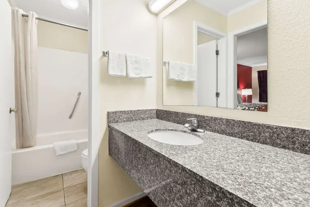 غرفة بسرير كينج، Econo Lodge St. George 6/6