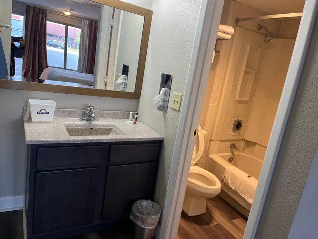 غرفة قياسية بسريرين مزدوجين، Days Inn & Suites By Wyndham Dayton North 5/5