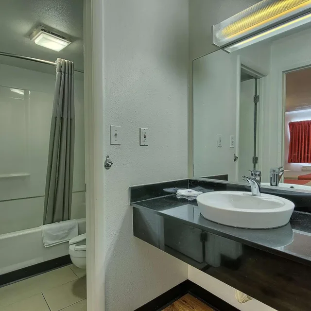 غرفة بسريرين كوين، Motel6 Lima, OH 10/10