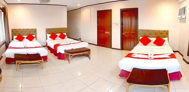 غرفة عائلية، Humberto's Hotel 3/7