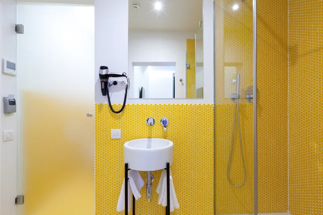 غرفة قياسية بسرير مزدوج، HOSTAL BUELTA 2/2