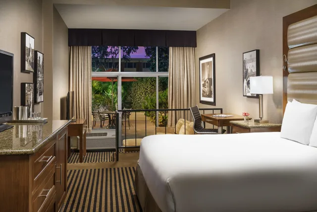 استوديو سوبيريور بسريرين مزدوجين، USC Hotel 1/3