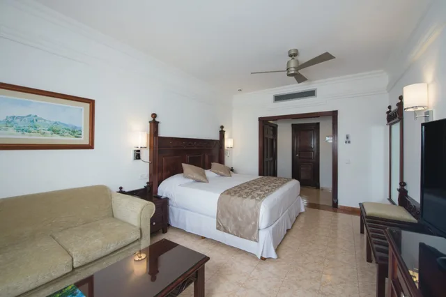 غرفة بسرير مزدوج بإطلالة على البحر، Riu Palace Cabo San Lucas 3/8