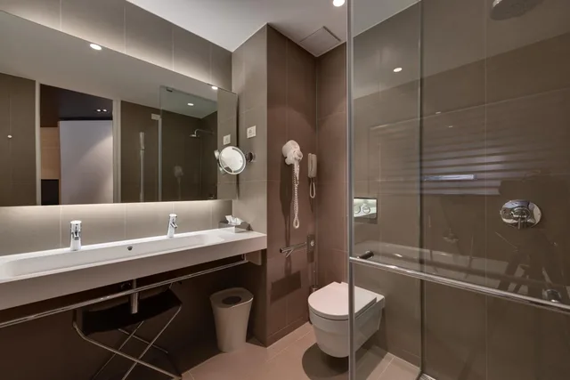 Gallery, Suite, King Bed، Lone Hotel by Maistra Collection 2/3
