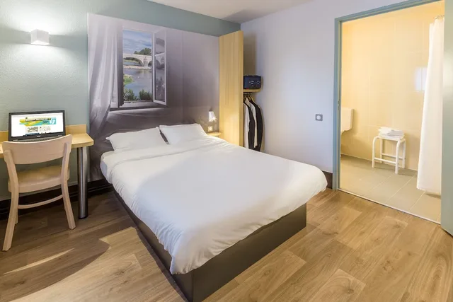 غرفة بسرير مزدوج لذوي الإعاقة، B&B Hotel Nantes Parc Expos La Chapelle 1/5