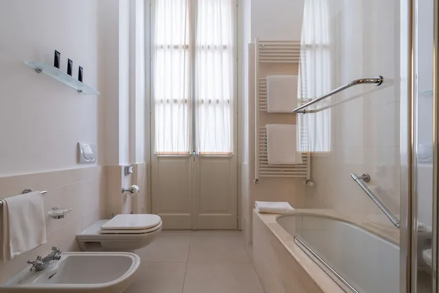 جناح تقليدي بسرير كينج بإطلالة على البحر، Grand Hotel Alassio Beach & SPA Resort 2/3