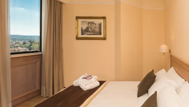 غرفة كلاسيكية بسرير كوين، Shg Hotel De La Ville Vicenza 3/5