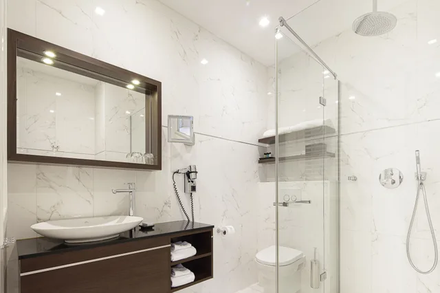 Semi Basement, Twin Beds, Partial View، Notting Hill 3/3