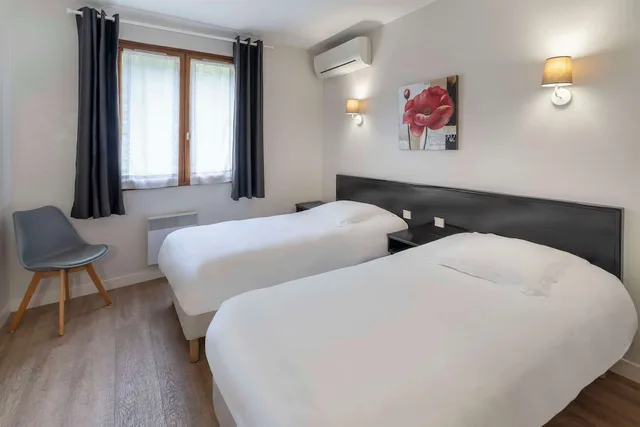 Standard, Twin Beds, Sure Hotel by Best Western Saintes 2/7
