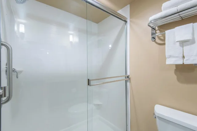 غرفة قياسية بسريرين كوين، Holiday Inn Salina 3/3