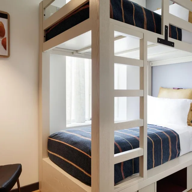 غرفة بسرير بطابقين، Moxy Richmond Downtown 1/2