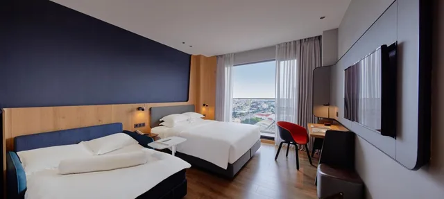 غرفة بسرير كينج مع أريكة، Holiday Inn Express Chiayi 1/3