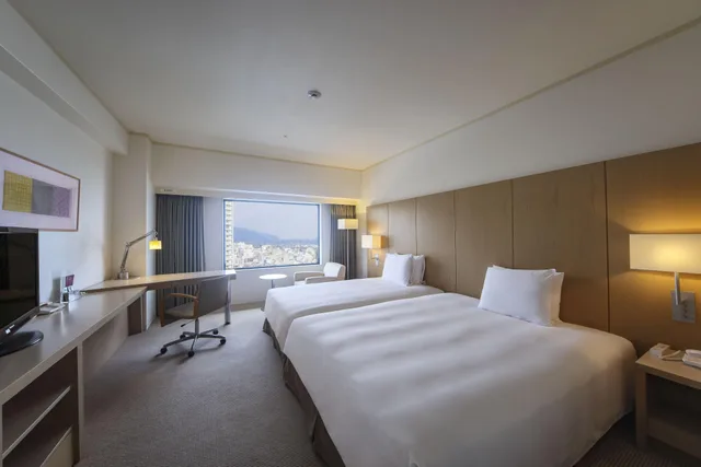 غرفة بريميوم بسريرين منفصلين بإطلالة على المدينة مع دخول الصالة، Ana Crowne Plaza Kobe 2/3