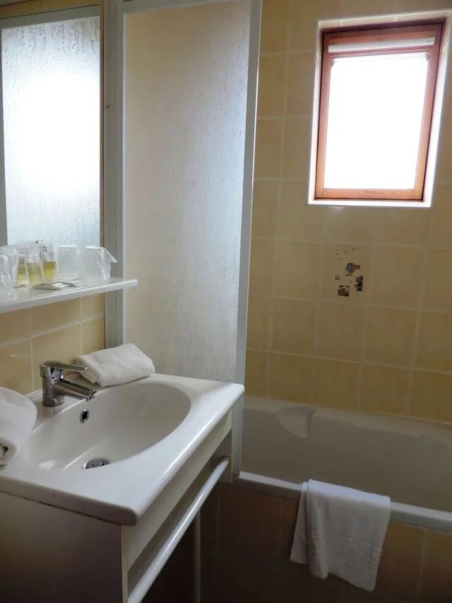 Room, Single, Double Bed, Hotel Le Chantilly 8/10