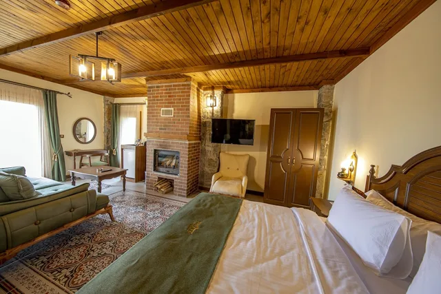 جناح بسرير كوين وسريرين منفصلين مع أريكة، Foleya Mountain Resort 1/3