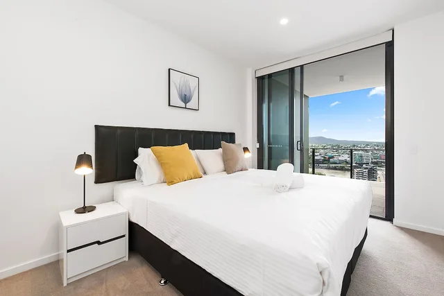 2 Bedrooms, Apartment, King and Queen Bed, 2 Bathrooms، Ivy And Eve Apartments 1/3