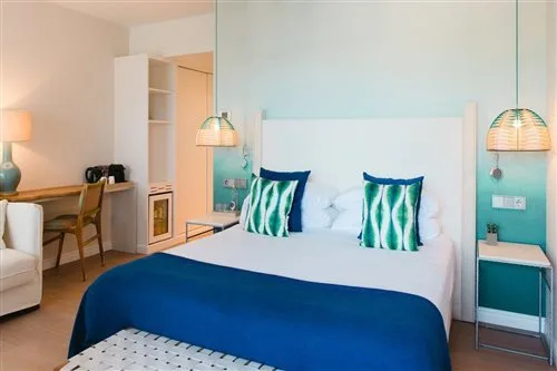 غرفة عائلية بإطلالة على البحر، Hotel Honucai 1/2
