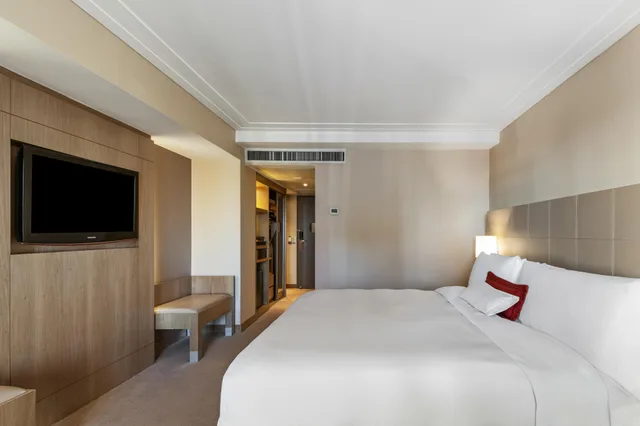 غرفة كلاسيكية بسرير كينج بشرفة مع دخول صالة النادي للمدخنين، Intercontinental Sao Paulo 4/10