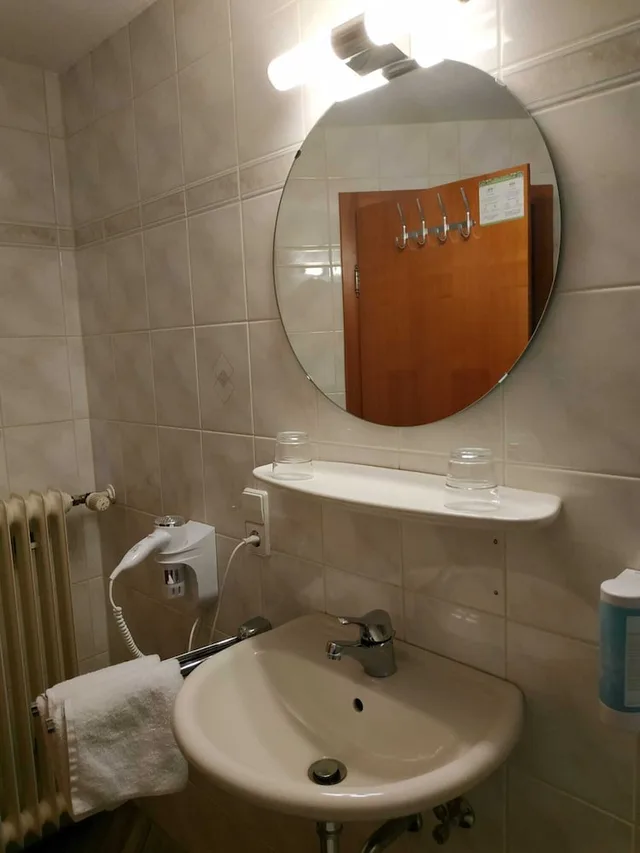 Modern, Family, Double and Twin Beds, No Balcony, Hotel Waldblick 3/3