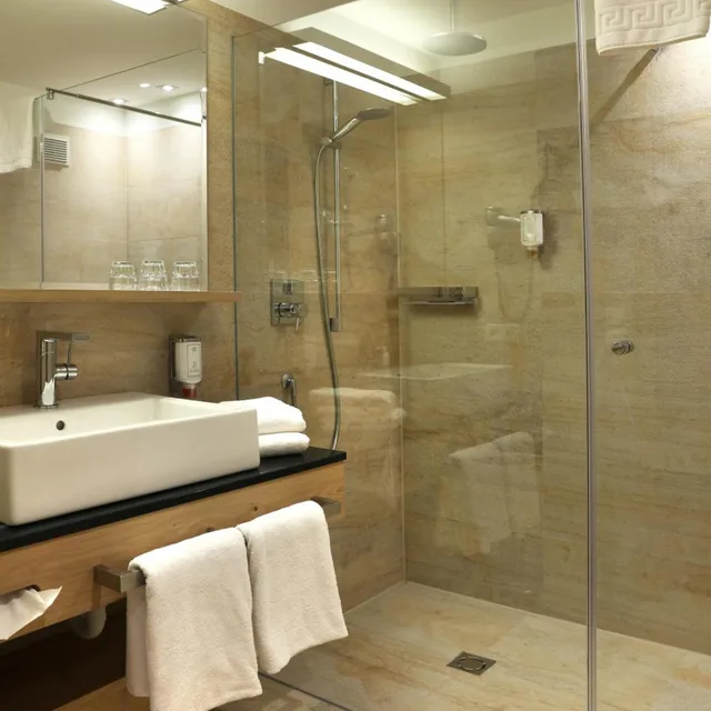 Junior Suite, King Bed, Garden View, Hubertushof 9/9