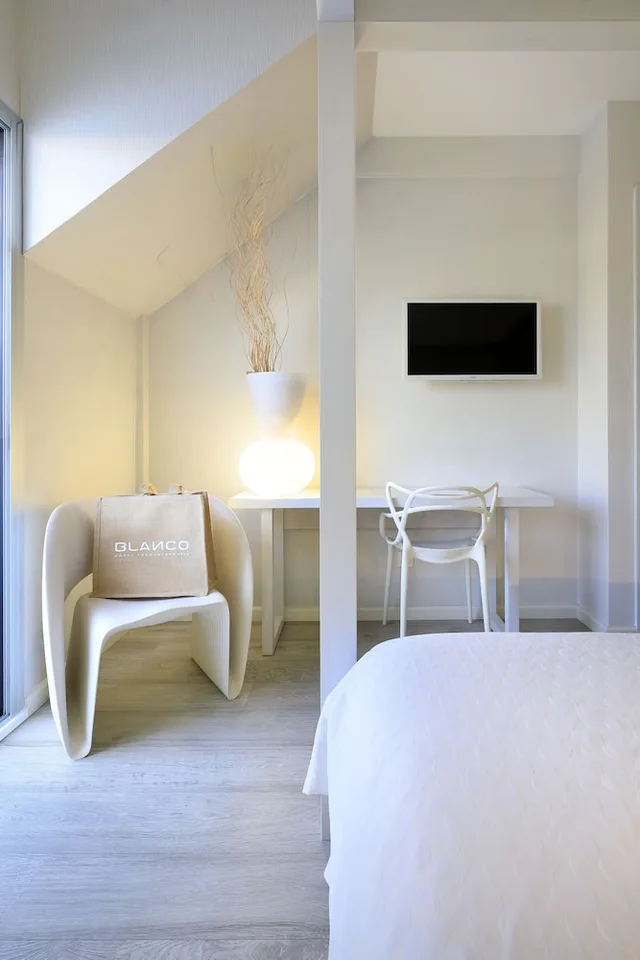 Superior, King Bed, Terrace, Blanco Hotel Formentera 3/7