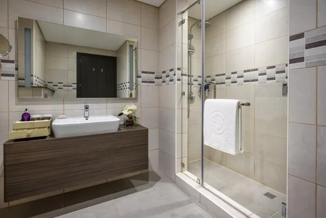 3 Bedrooms, Executive, Residence, King Bed, Partial Sea View, Centara West Bay Hotel and Residences Doha 4/5