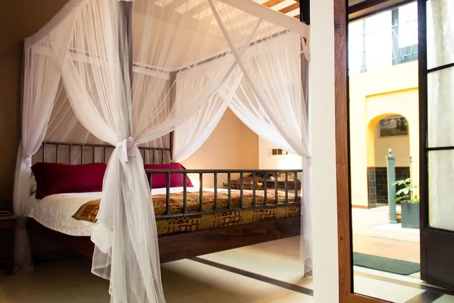Standard, Single, Queen Bed, Le Bougainviller Hotel 9/10