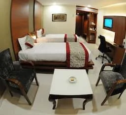 غرفة قياسية بسرير كينج، Hotel Grand Rajputana 2/2