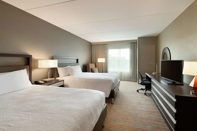 غرفة قياسية بسريرين كوين، Hilton Garden Inn Rochester University and Medical Center 1/3