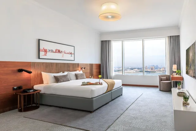 شقة بريميير بـ3 غرف نوم، Somerset West Bay Doha 1/8