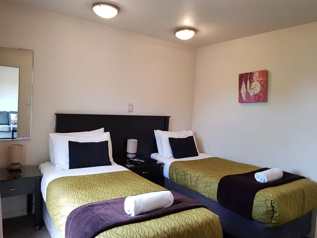 شقة عائلية بسرير كوين وسريرين منفصلين بشرفة بغرفتين بحوض جاكوزي، Delago Motel 1/8