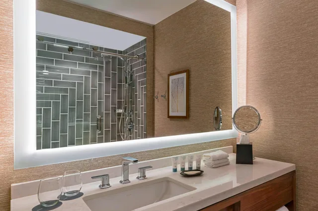 غرفة بسرير كوين، The Westin Galleria Houston 2/3