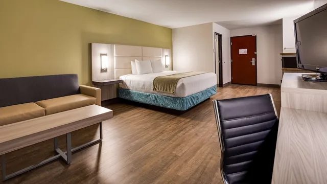 غرفة قياسية بسرير كينج، Best Western Sandy Inn 4/8
