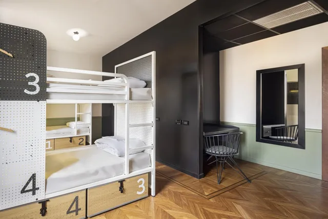 Female Dorm, 4 Beds, Generator Hostel Rome 8/10