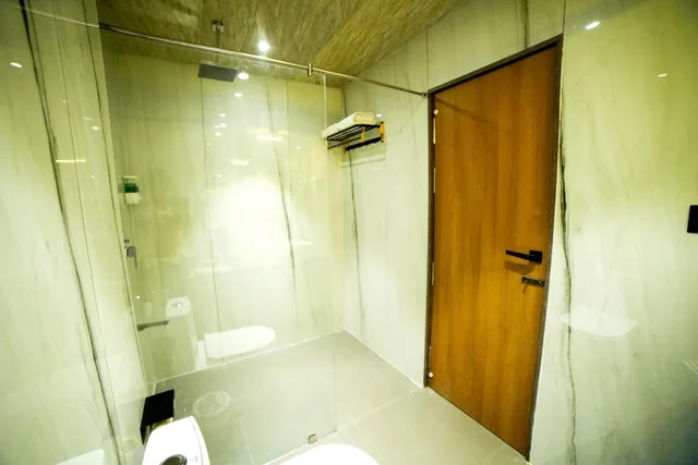 غرفة بريميوم، Surya Hotel 5/6