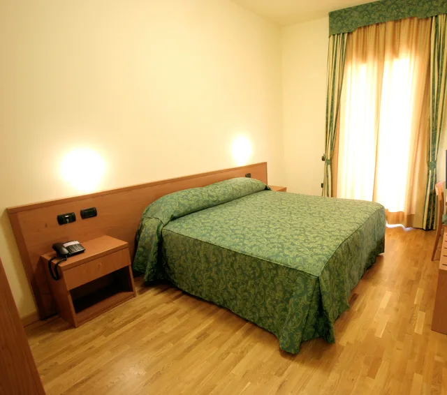 غرفة قياسية مفردة بسرير مزدوج، Dama Hotel 2/4