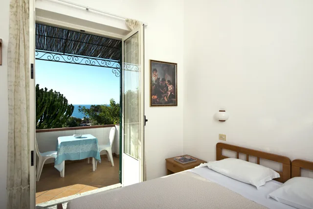 غرفة بسرير مزدوج بإطلالة على البحر، Hotel Villa Melodie - Adults Only 6/10
