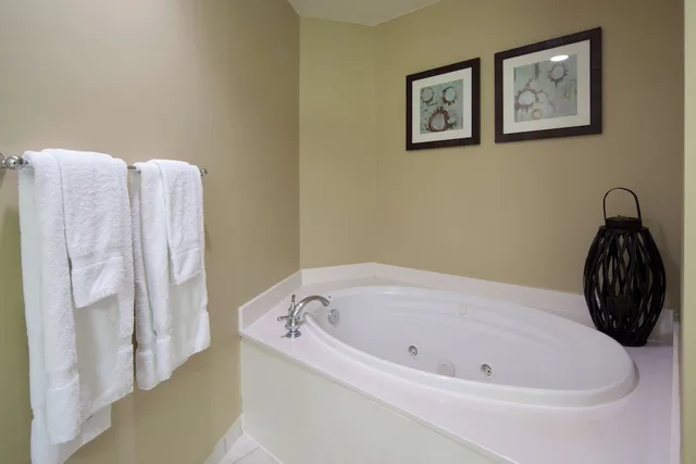 غرفة بسرير كينج بغرفة نوم واحدة، Holiday Inn Club Vacations Galveston Beach Resort 5/6