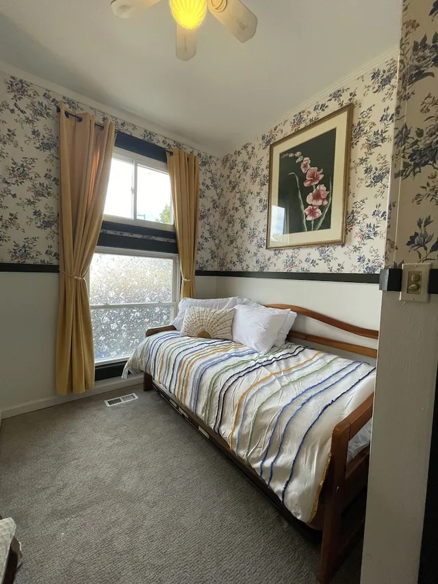 جناح ديلوكس بسرير كوين مع سرير سحّاب إضافي، The Adagio Bed and Breakfast 1/8