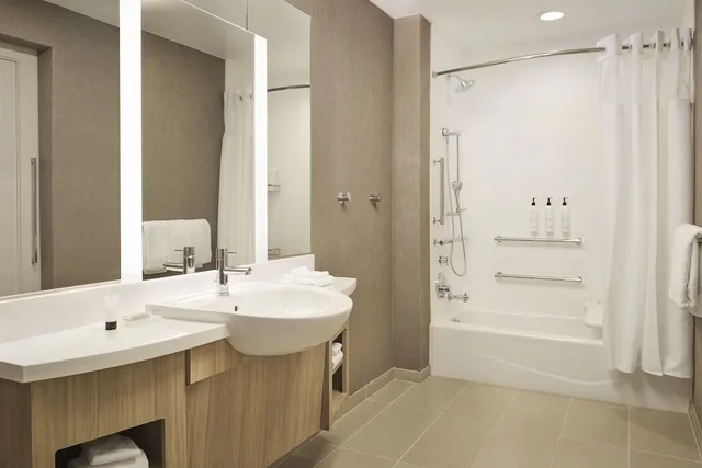 جناح بسرير كينج مع سرير سحّاب إضافي، SpringHill Suites by Marriott Las Vegas Airport 5/9