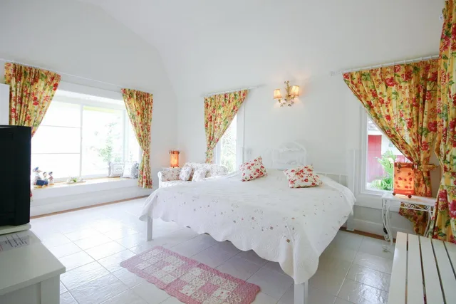 غرفة قياسية بسريرين منفصلين، Belmont Village 2/2