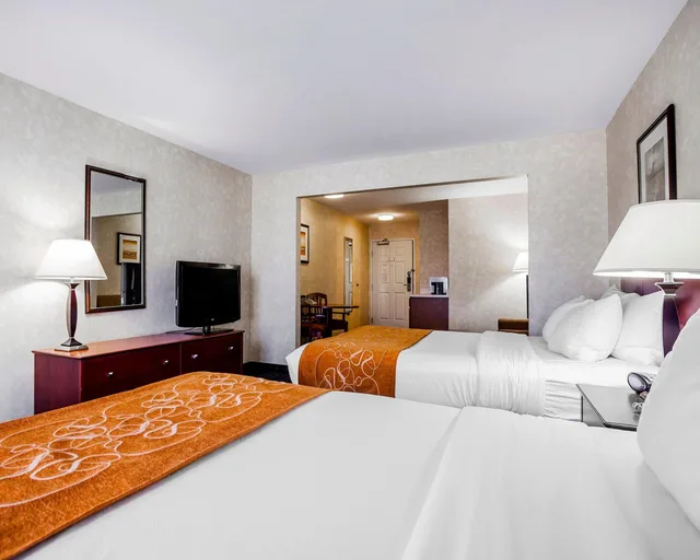 غرفة بسريرين كوين، Comfort Suites Independence Kansas City 2/6